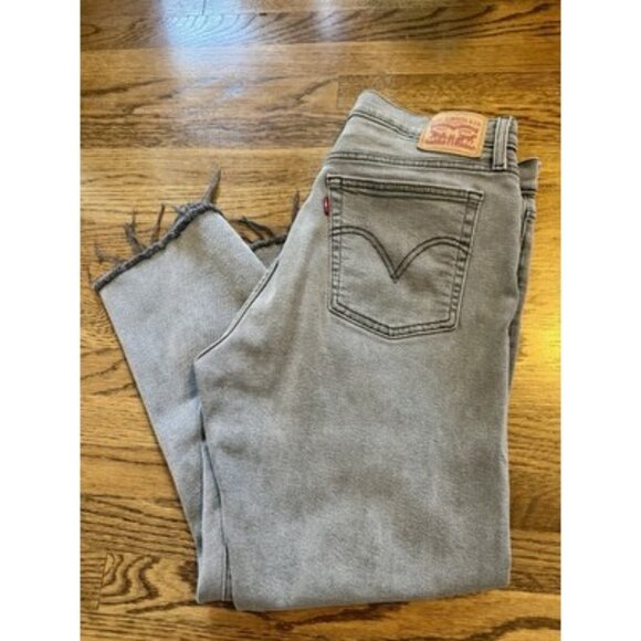 Grey Wash Levi’s Wedgie Straight Crop - Picture 1 of 7
